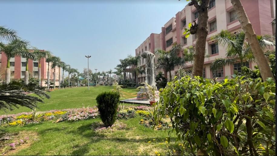 IIMT University Meerut Campus photo 6